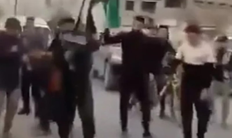 Muškarac izgubio kontrolu nad mitraljezom: Slavlje pada Asada se pretvorilo u tragediju