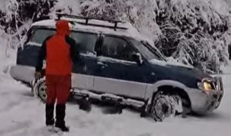 Srećan kraj drame u BiH! GSS spasavao majku i kćerku koje su ostale zaglavljene u snijegu