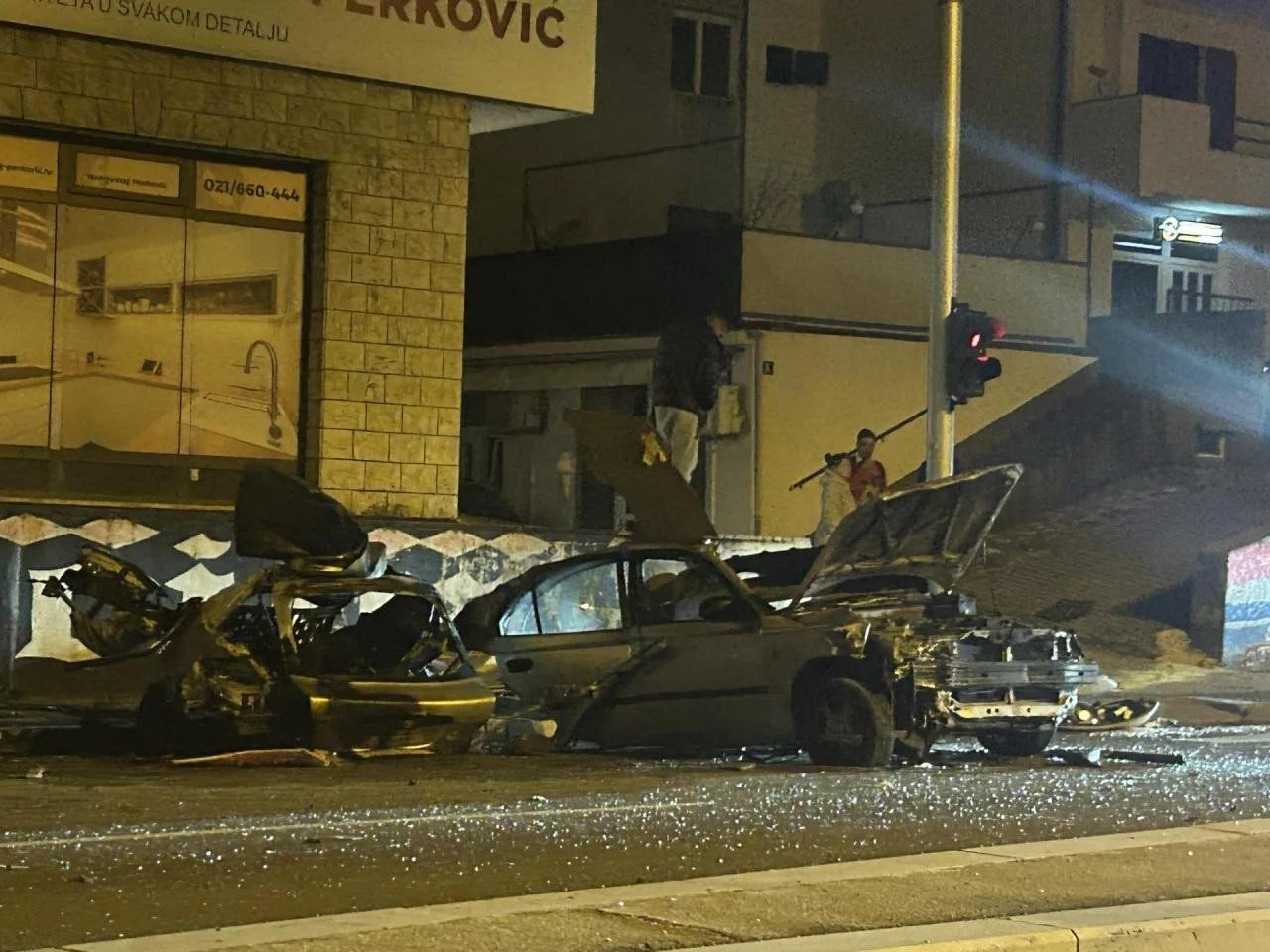 Teška nesreće: Auto se zabio u zid i planuo, dvoje prevezeno u bolnicu