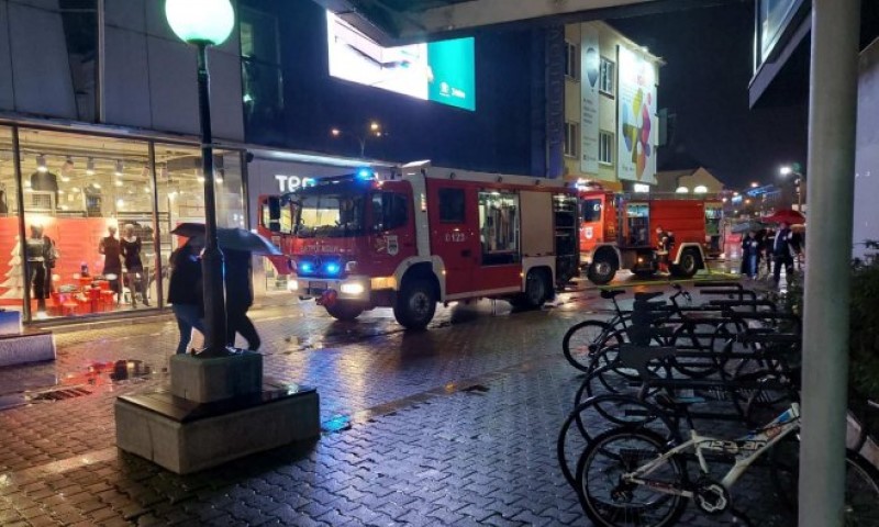 Detalji požara u centru Banjaluke: Dvije osobe preuzela Hitna