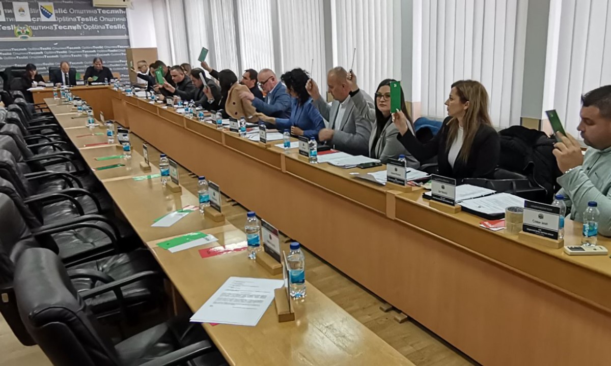 Iznenađenje u Tesliću: Dva odbornika iz SNSD-a i SPS-a u SDS-ovoj većini