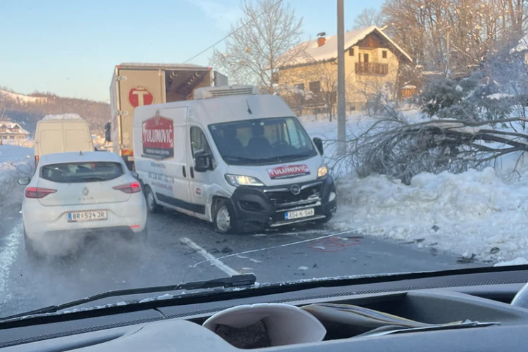 Saobraćajna nezgoda kod Banjaluke, saobraćaj blokiran