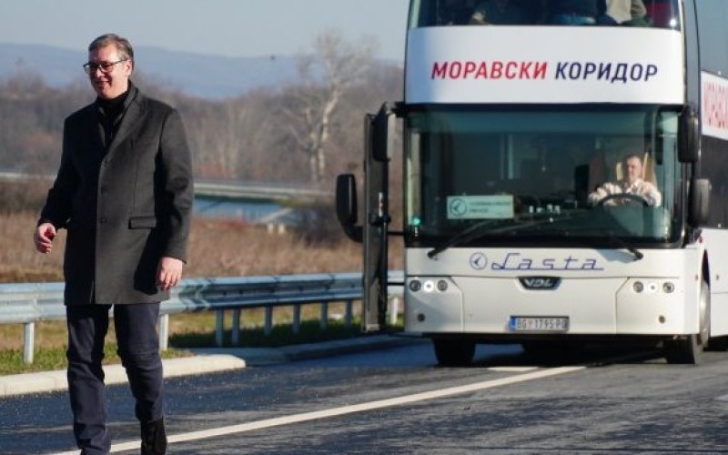 Vučić obišao novih 30 kilometara autoputa Kruševac-Vrnjačka Banja: “Ponosan na Srbiju koja radi”