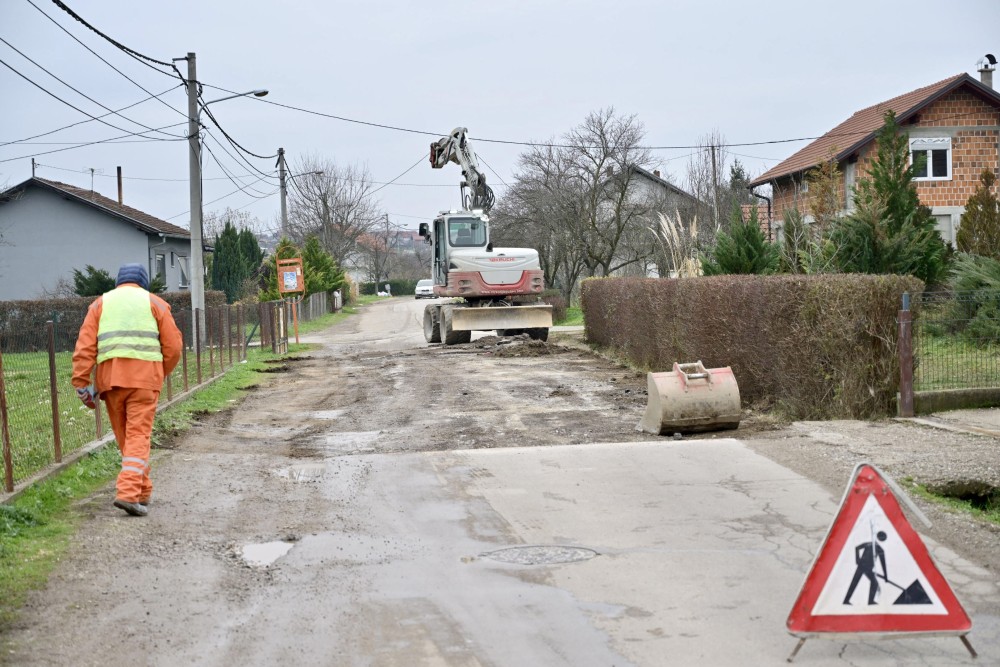 Uskoro novi asfalt: U toku obnova Ulice Nenada Kostića u Banjaluci