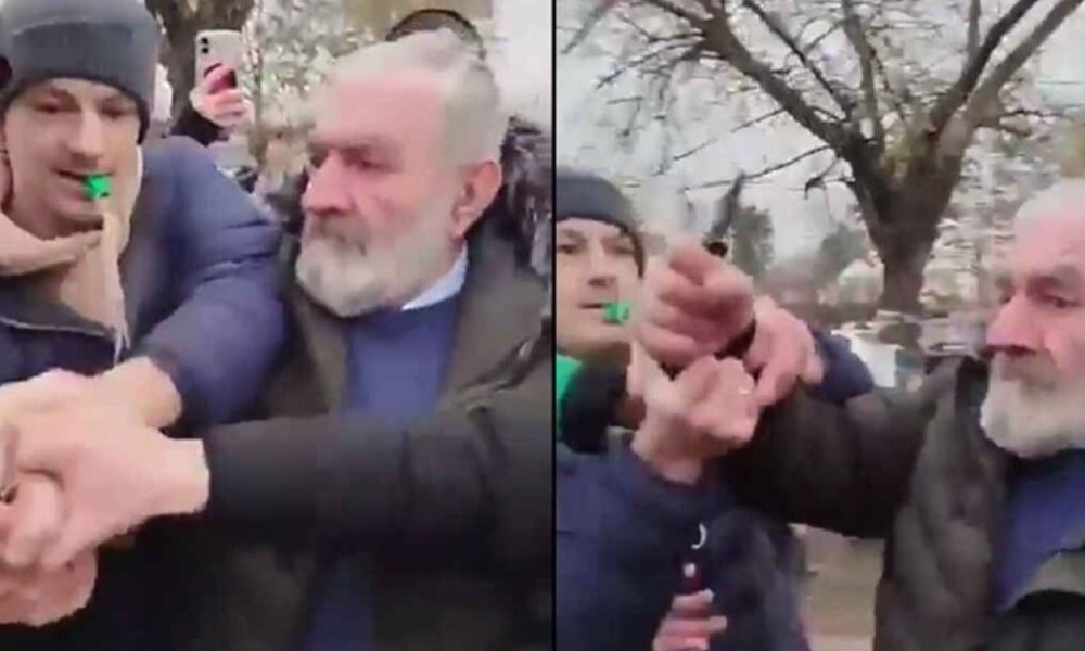 Novi incident na protestima u Srbiji: Nožem na studente VIDEO