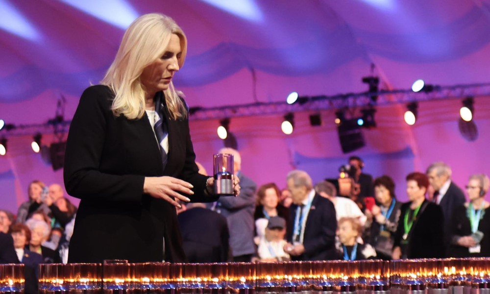 Završena komemoracija: Cvijanovićeva priložila svijeću za žrtve Holokausta