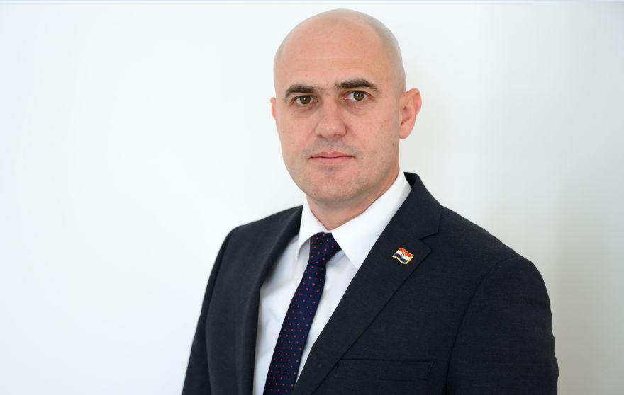 Pucanje iz pištolja koštalo ga funkcije: Hrvatski ministar podnio ostavku