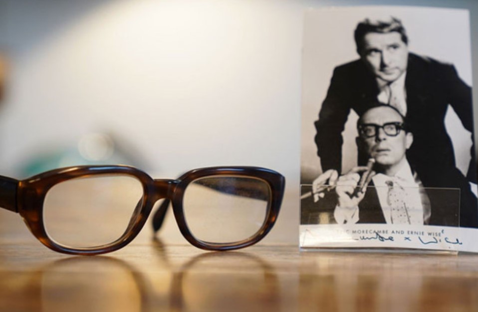 Završile na aukciji: Naočale komičara prodate za gotovo 24.000 evra