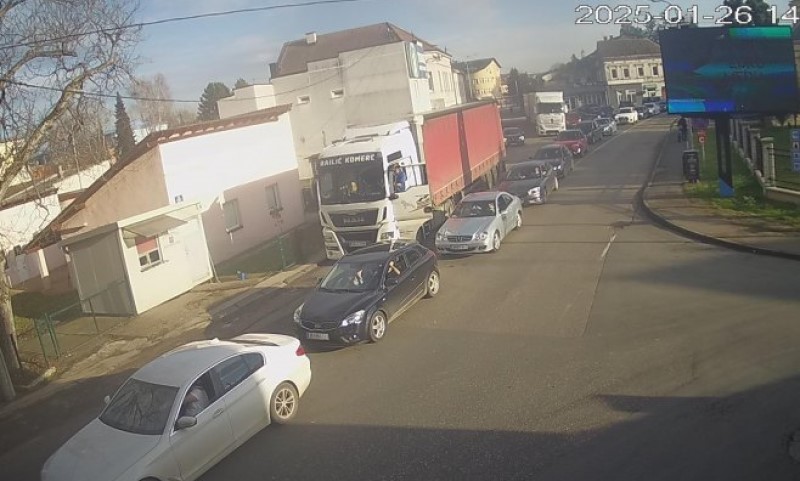 Vozači, naoružajte se “debelim živcima”: Gužve na ovim graničnim prelazima u BiH
