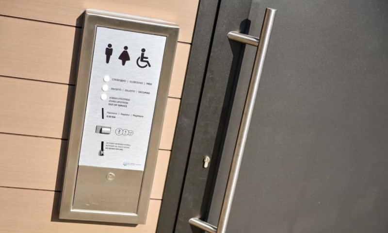 Ovo je ogavno! Javni toalet u centru Banjaluke zgrozio građane VIDEO