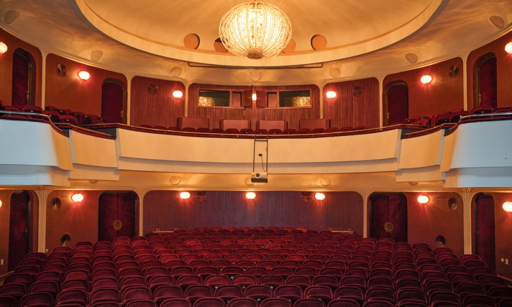 Klajstova komedija: NP Srpske gostuje sa predstavom “Razbijeni krčag” u Beogradu