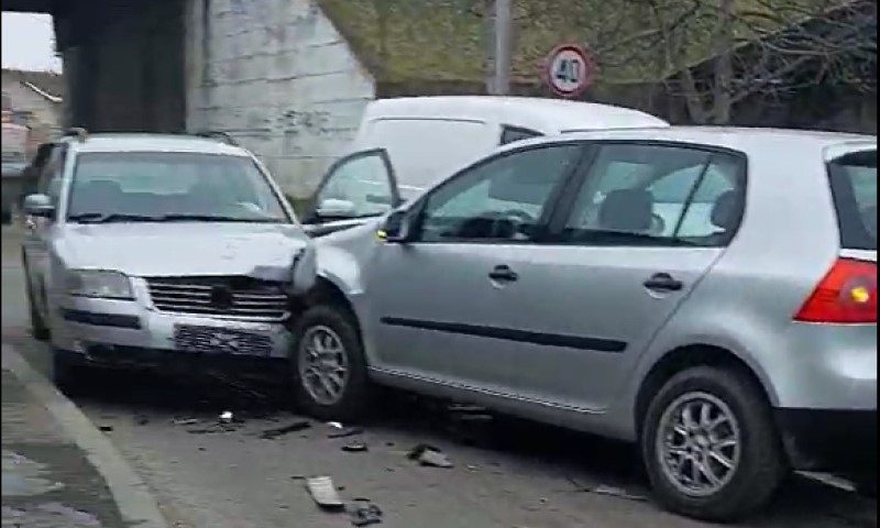 Saobraćaj otežan: Udes kod nadvožnjaka u Zalužanima VIDEO