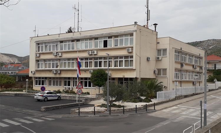 Uhapšen muškarac, pokušao otrovati dijete otrovom za glodare