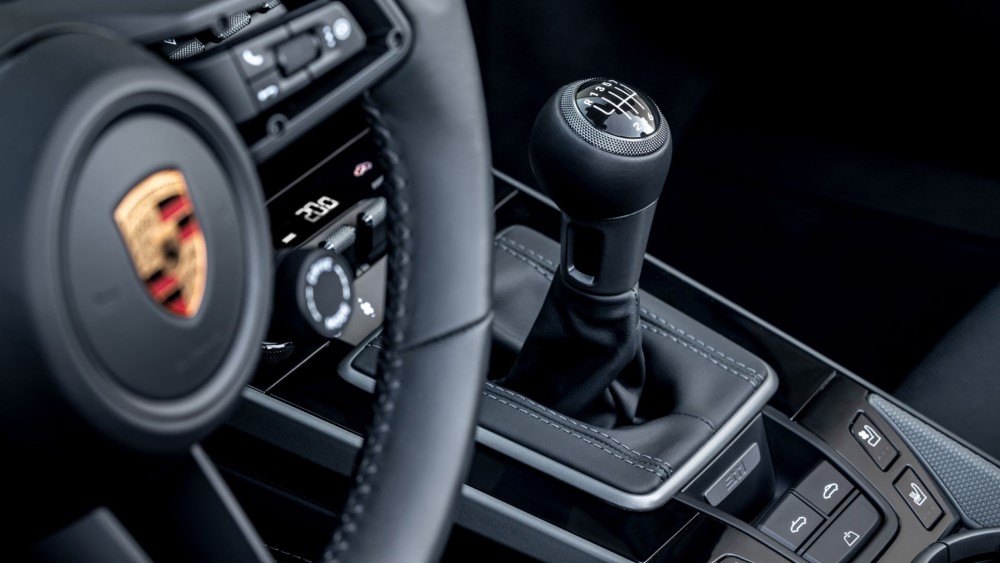 Porsche ostaje pri tradiciji: Ručni mjenjač ostaje