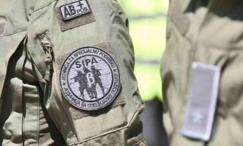 SIPA u akciji “Otok”: Dvoje uhapšenih, zaplijenjeno 5,5 kg droge