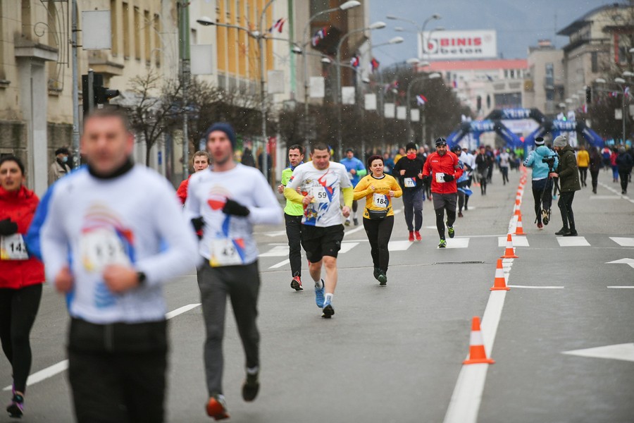 Trkači preplavili ulice u Banjaluci: U trci za Srpsku oko 500 učesnika – starih i mladih