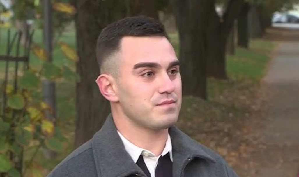 Uroš ne odustaje: “Brat i ja godinama sami dočekujemo Božić”