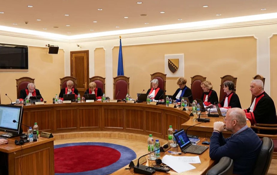 Zasmetala obilježja drugih država: Ustavni sud BiH oborio dopune Zakona o zastavi, grbu i himni RS