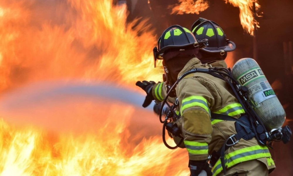 Vatra planula na sedmom spratu zgrade: U stravičnom požaru stradale majka i kćerka