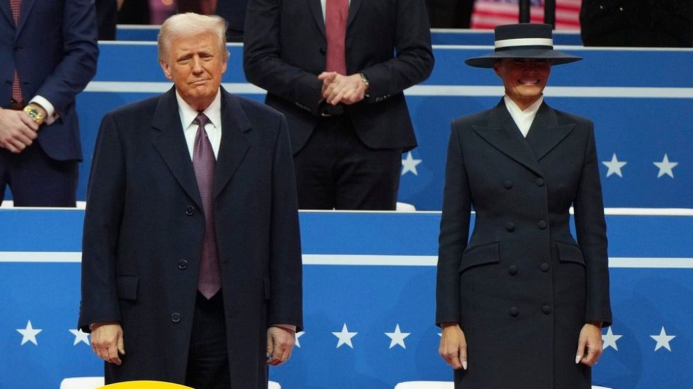 Prva dama zablistala: Stajling Melanije Tramp oduševljeno komentarišu i modni stručnjaci