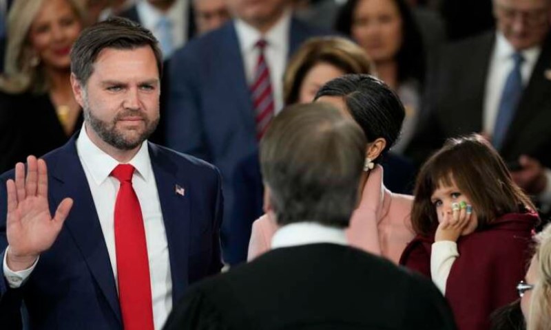 Potpredsjednik SAD! Džejms Dejvid Vens položio zakletvu i zvanično započeo mandat