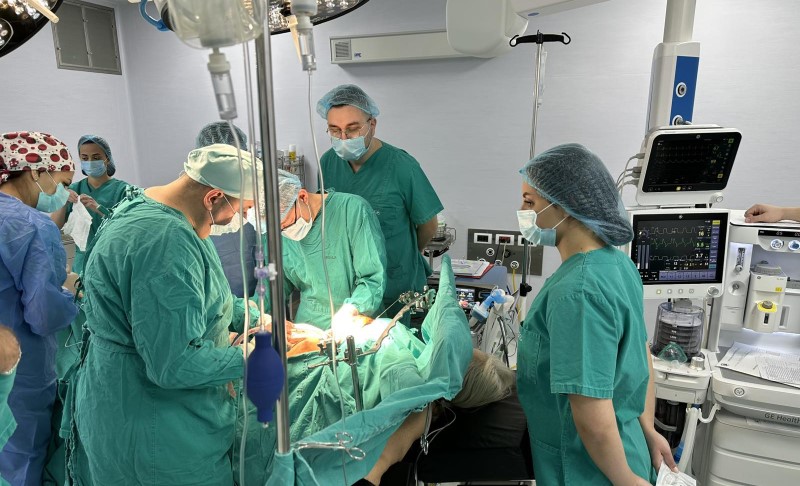 Hirurg iz Japana u Foči: Arita uz asistenciju domaćih ljekara izveo složenu operaciju