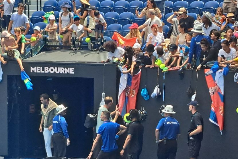 Endi Mari prišao zastavi Srbije i uradio ovo…