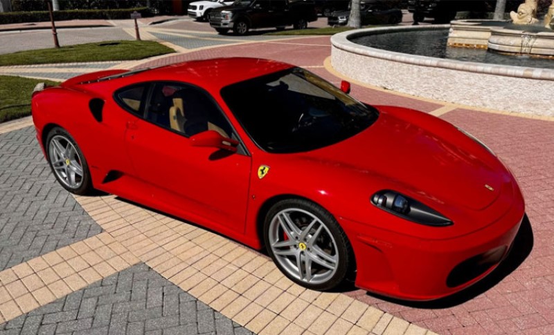 Crveni automobil na tržištu: Ovaj “ferari” je pripadao Trumpu, a sada se prodaje na aukciji