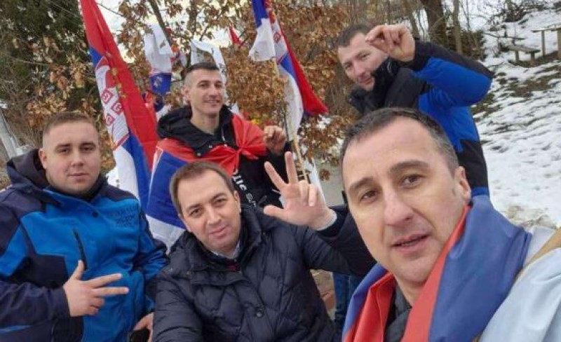 Selak sa komšijama iz Šargovca usjekao i nosio badnjak: “Ljubav i bratska sloga”