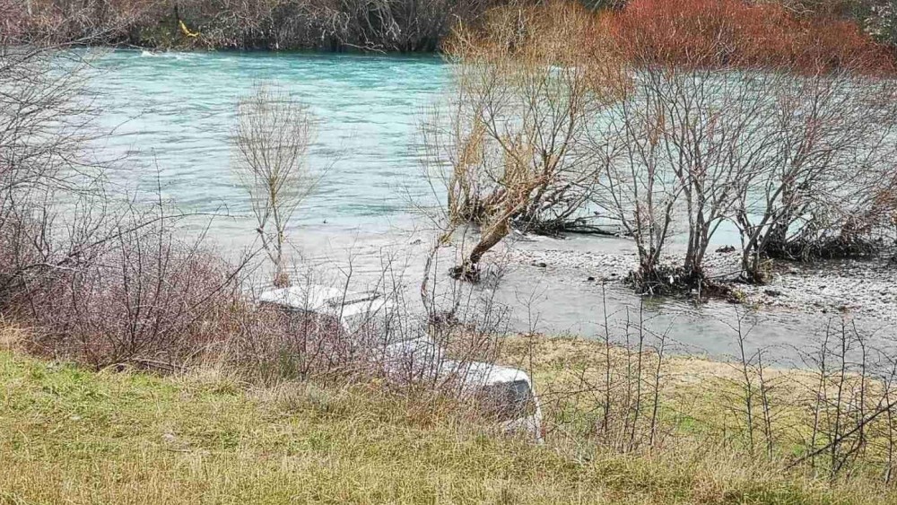 Jeziva nesreća: Auto sletjelo u Neretvu, poginuo muškarac