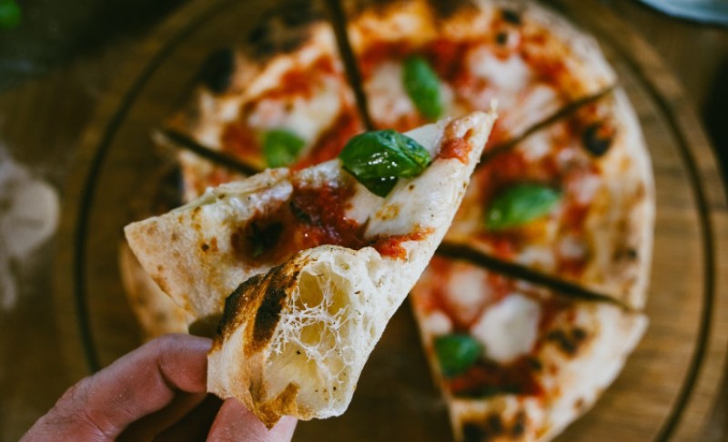 Picerija na meti žestokih kritika: Skuplja pica bez paradajza