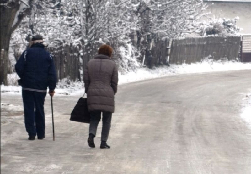Najugroženije su starije osobe: Zbog poledice povećan broj pacijenata sa lomovima