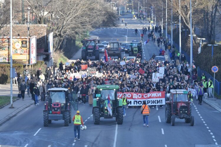 Trajaće 24 sata: Počela studentska blokada Autokomande u Beogradu