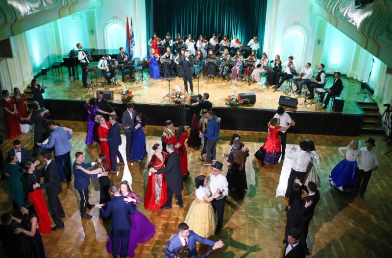 Čuvar tradicije: U Banskom dvoru održan osmi po redu Svetosavski bal
