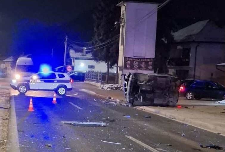 Težak udes u ovom dijelu BiH! U sudaru učestvovala tri automobila FOTO