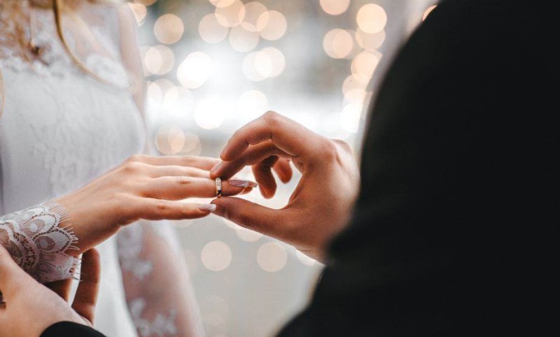 Dnevna doza humora: Kumovi, priđite i kliknite “like”