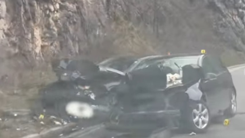 Težak sudar “golfa” i “škode: Povrijeđene tri osobe