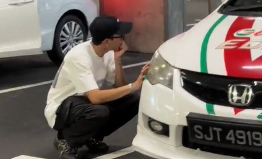 Neutješni vlasnik: U suzama se oprostio od svog automobila VIDEO