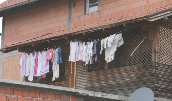 Spasena iz “kuće strave” u Brčkom pa ostavljena: “Djevojčica je bila žrtva nasilja u porodici i trgovine, sada je žrtva sistema”