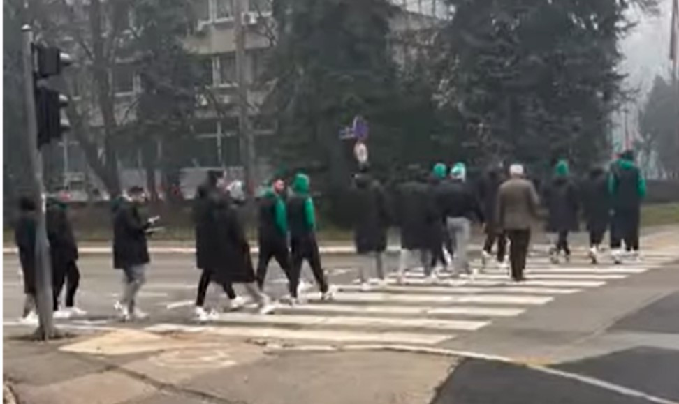 Iskoristili jutro: Fudbaleri Olimpije prošetali ulicama Banjaluke VIDEO