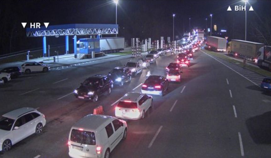 Kolone vozila na granici: Gužve na ulazu iz Hrvatske