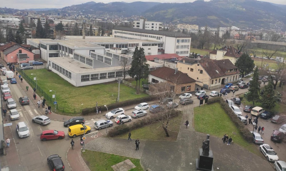 Kolaps u Banjaluci: Zaglavljeni automobili u centru grada FOTO/VIDEO