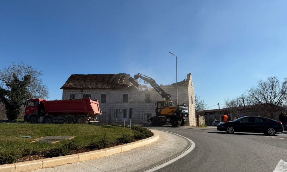 Srušena kuća Vukadinovića u Imotskom: Reagovalo Srpsko narodno vijeće FOTO