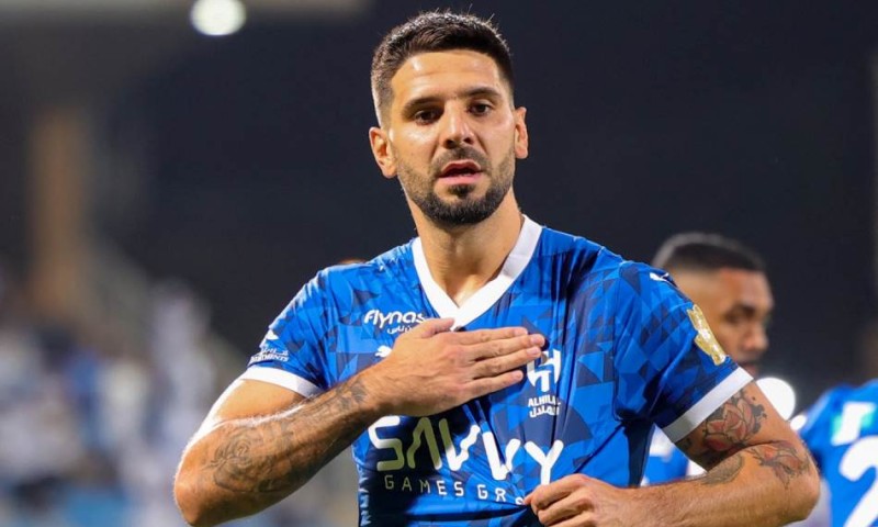 Srpski napadač prekobrojan: Inzagi otpisao Mitrovića