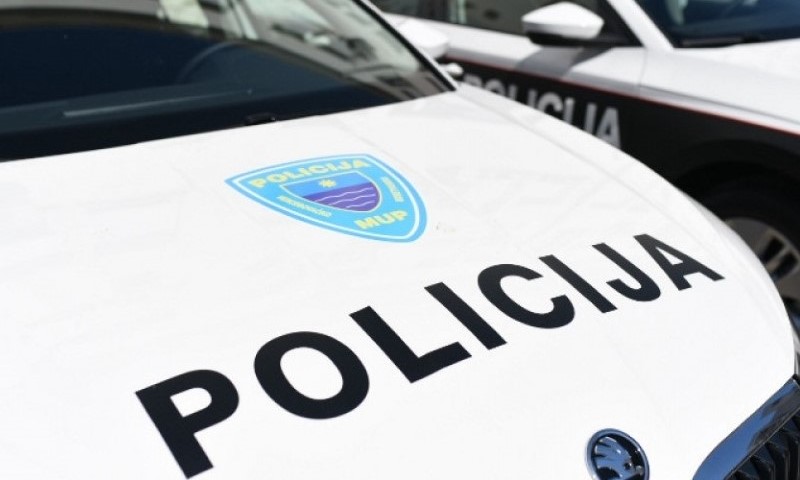 Oduzet automobil: Vozač ima oko 30.000 KM neplaćenih kazni