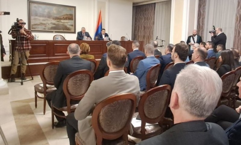 Počeo sastanak u Banjaluci! Predstavnici Vlade RS sa svim načelnicima i gradonačelnicima