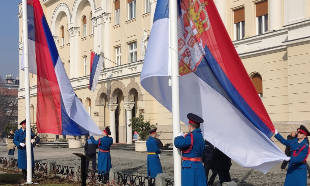 Vihori na ulicama, postrojen počasni vod: Ovako Banjaluka izgleda u susret Sretenju FOTO/VIDEO