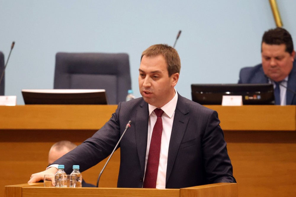 Selak tvrdi da je prošao sve procedure: Stranke uz FBiH žele “podobnog Srbina” za ministra bezbjednosti u Savjetu ministara