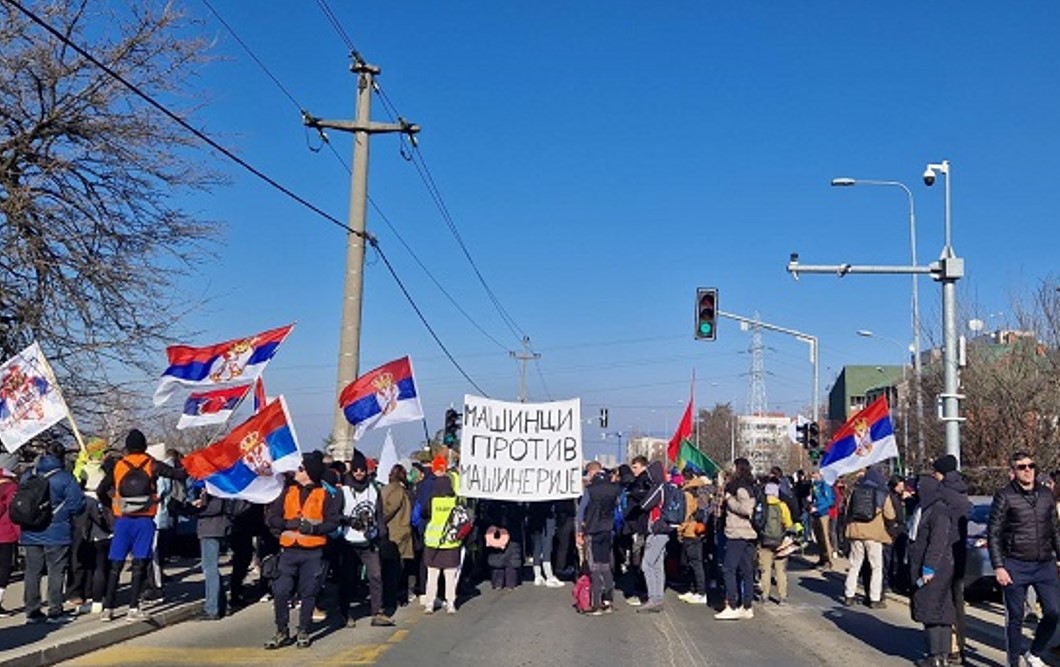 Šetnja do Kragujevca: Novosadski i beogradski studenti krenuli na veliki skup VIDEO