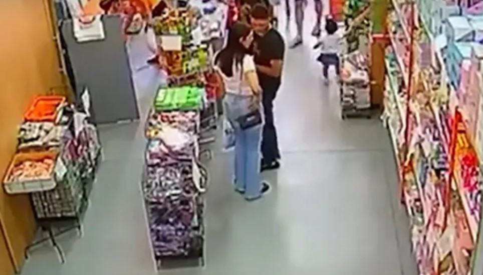 Ovaj model uređaja se zapalio: Ženi eksplodirao telefon u džepu VIDEO